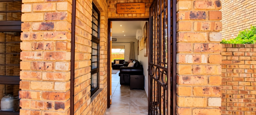 2 Bedroom Property for Sale in Sunward Park Gauteng