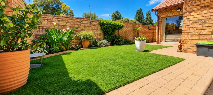 2 Bedroom Property for Sale in Sunward Park Gauteng