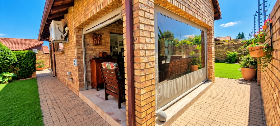 2 Bedroom Property for Sale in Sunward Park Gauteng
