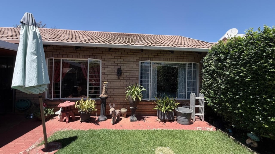 2 Bedroom Property for Sale in Annlin Gauteng