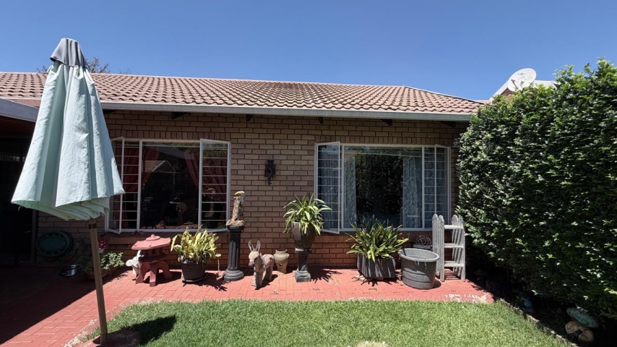2 Bedroom Property for Sale in Annlin Gauteng