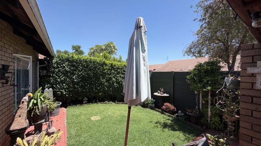 2 Bedroom Property for Sale in Annlin Gauteng
