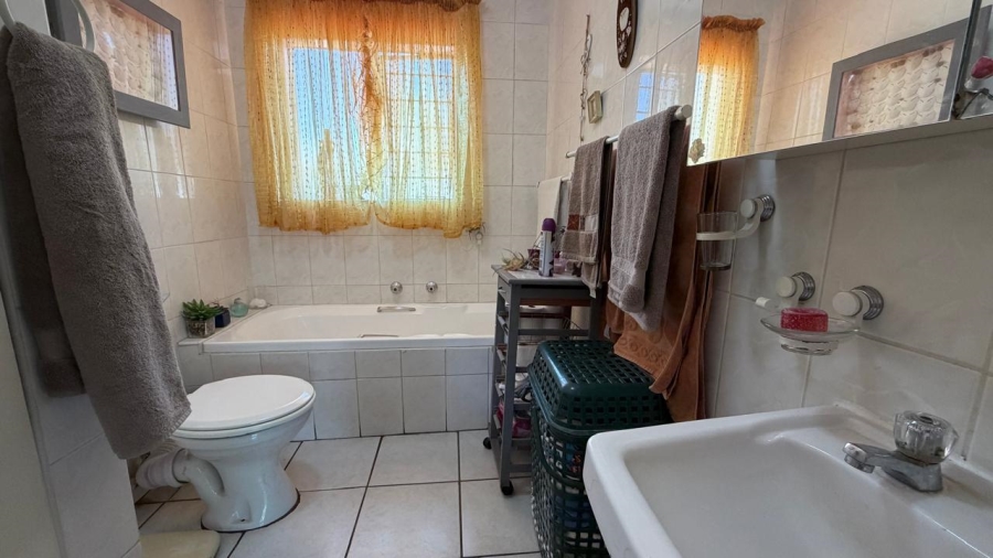 2 Bedroom Property for Sale in Annlin Gauteng