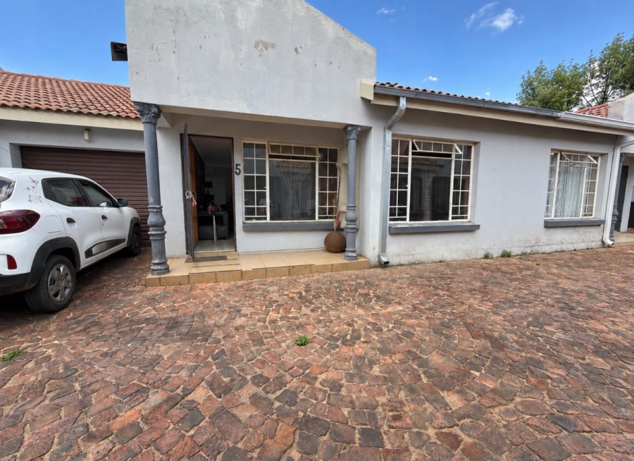 2 Bedroom Property for Sale in Brakpan Central Gauteng