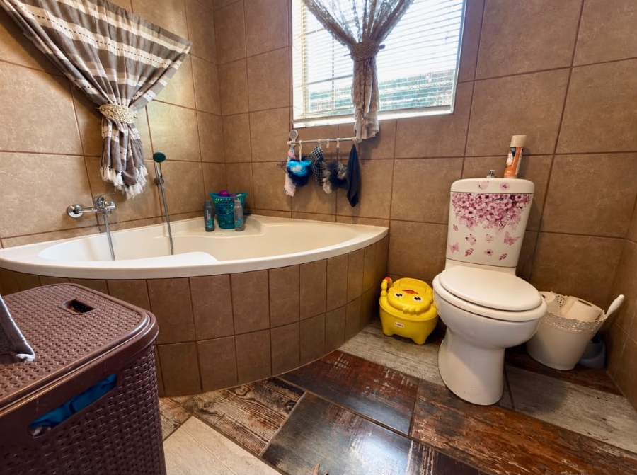 2 Bedroom Property for Sale in Brakpan Central Gauteng