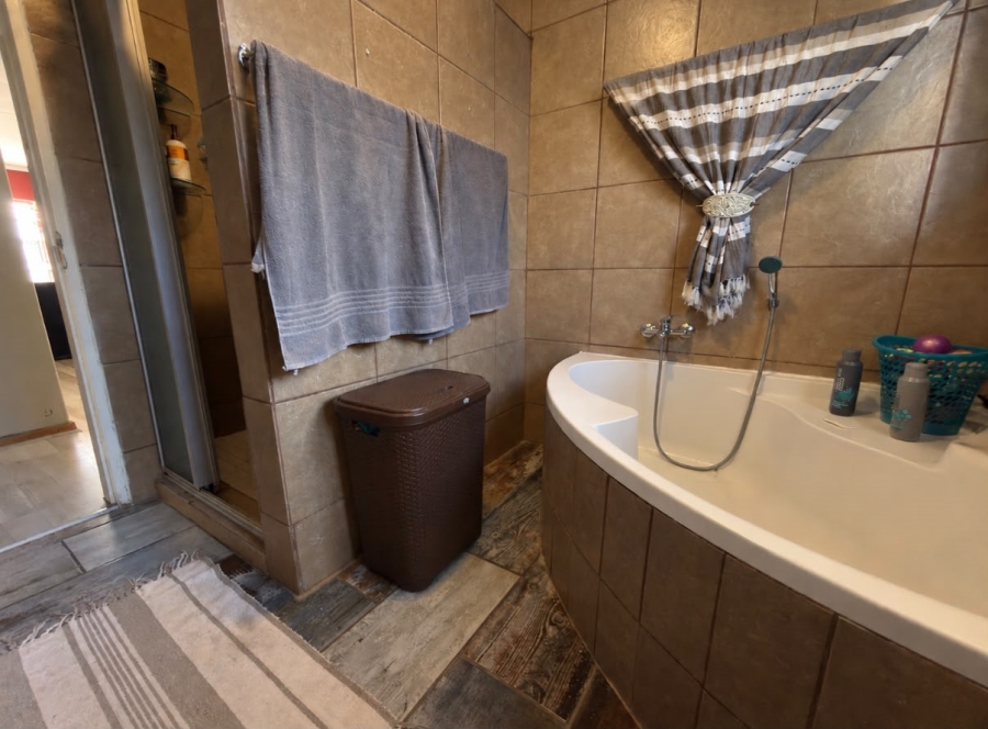 2 Bedroom Property for Sale in Brakpan Central Gauteng