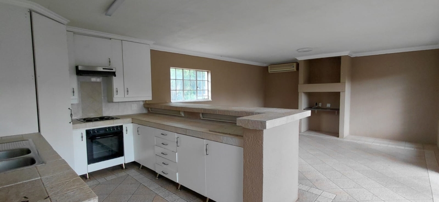 To Let 5 Bedroom Property for Rent in Lakefield Gauteng