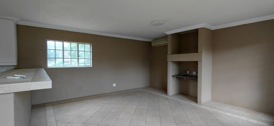 To Let 5 Bedroom Property for Rent in Lakefield Gauteng