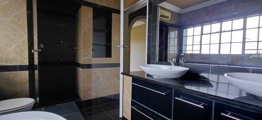 To Let 5 Bedroom Property for Rent in Lakefield Gauteng
