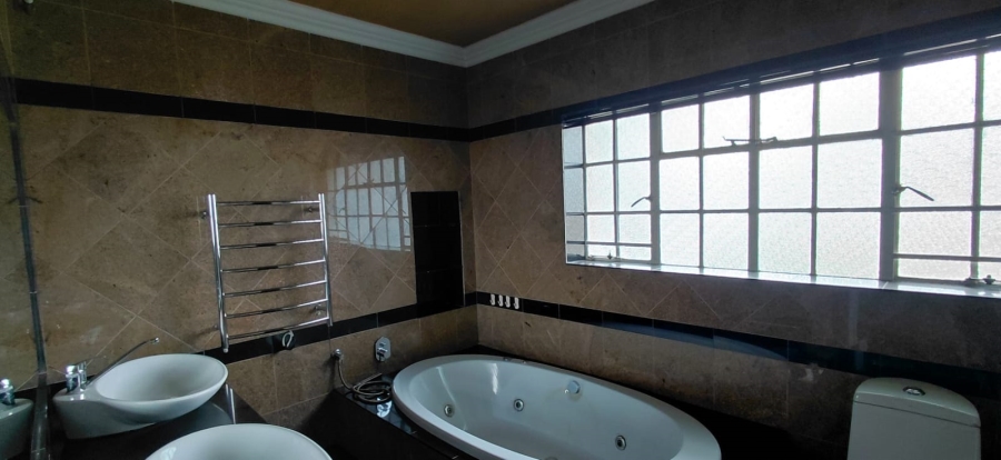 To Let 5 Bedroom Property for Rent in Lakefield Gauteng