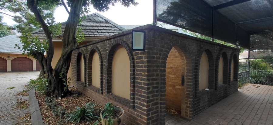 To Let 5 Bedroom Property for Rent in Lakefield Gauteng
