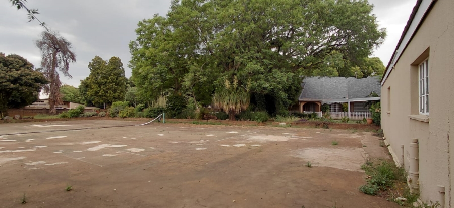 To Let 5 Bedroom Property for Rent in Lakefield Gauteng