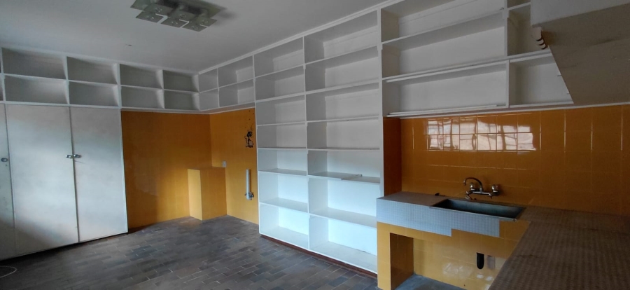 To Let 5 Bedroom Property for Rent in Lakefield Gauteng