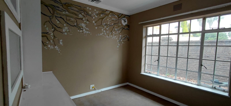 To Let 5 Bedroom Property for Rent in Lakefield Gauteng