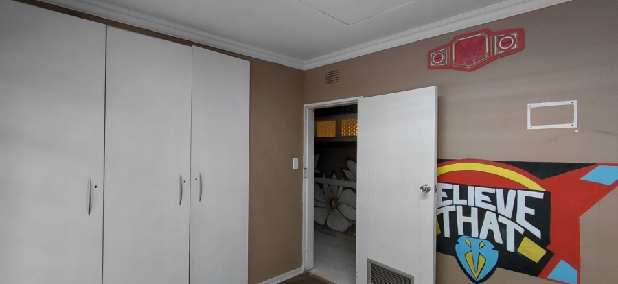 To Let 5 Bedroom Property for Rent in Lakefield Gauteng