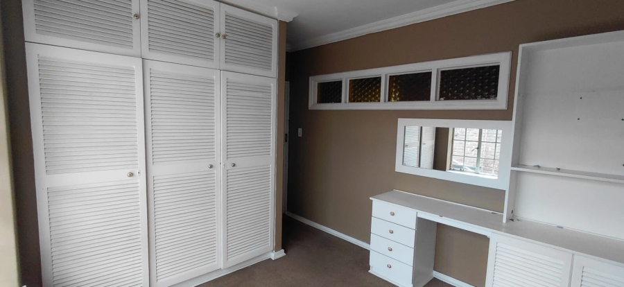 To Let 5 Bedroom Property for Rent in Lakefield Gauteng