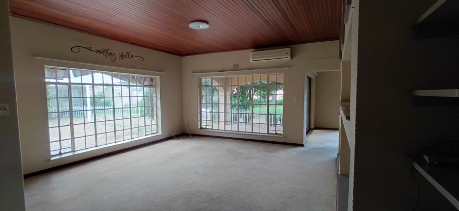 To Let 5 Bedroom Property for Rent in Lakefield Gauteng