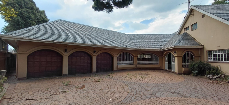 To Let 5 Bedroom Property for Rent in Lakefield Gauteng