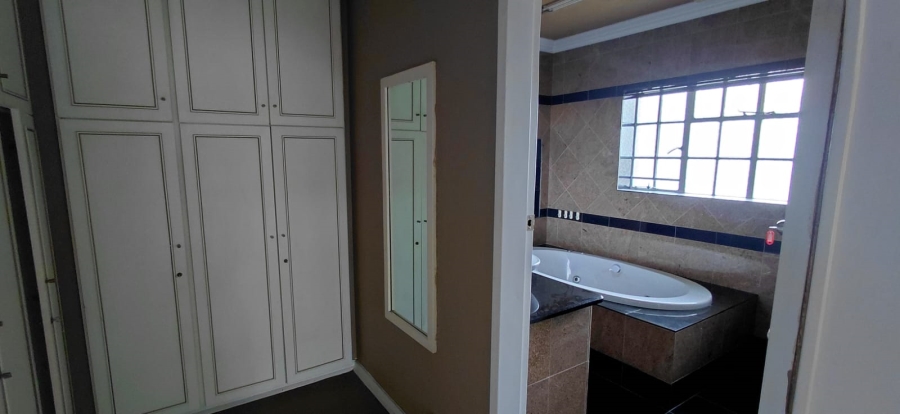 To Let 5 Bedroom Property for Rent in Lakefield Gauteng