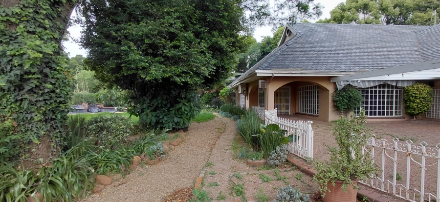 To Let 5 Bedroom Property for Rent in Lakefield Gauteng