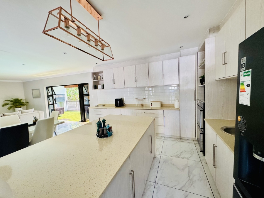 4 Bedroom Property for Sale in Maroeladal Gauteng