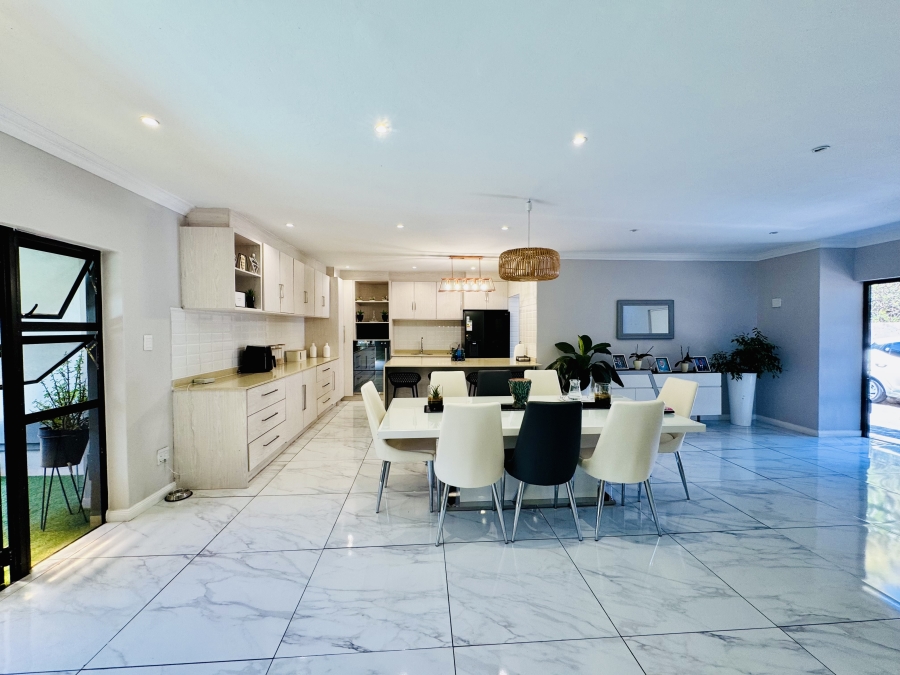 4 Bedroom Property for Sale in Maroeladal Gauteng