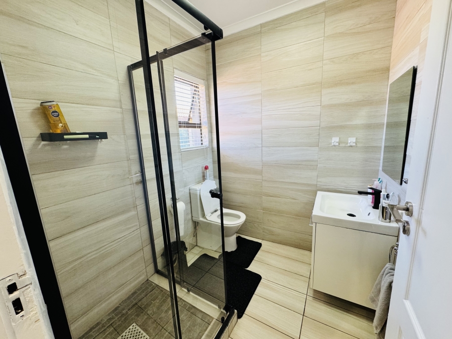 4 Bedroom Property for Sale in Maroeladal Gauteng