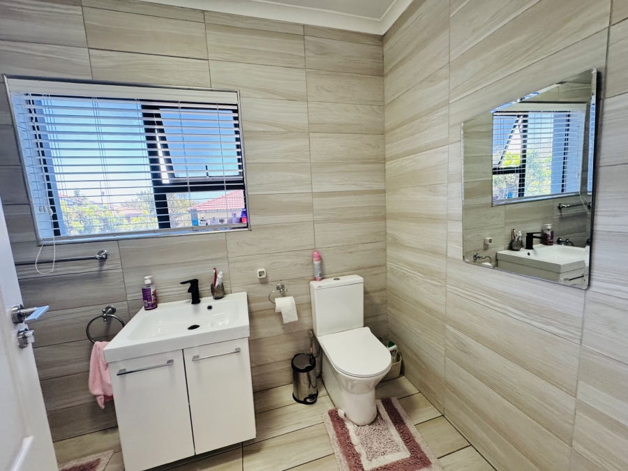 4 Bedroom Property for Sale in Maroeladal Gauteng