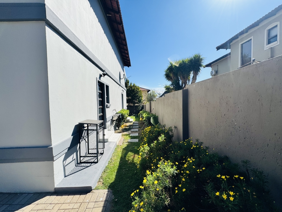 4 Bedroom Property for Sale in Maroeladal Gauteng