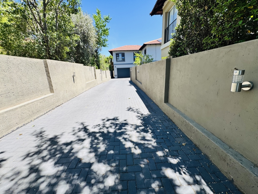 4 Bedroom Property for Sale in Maroeladal Gauteng