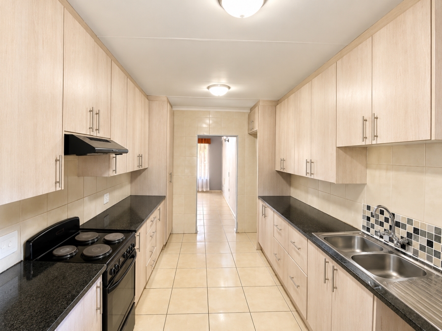 To Let 3 Bedroom Property for Rent in Croydon Gauteng