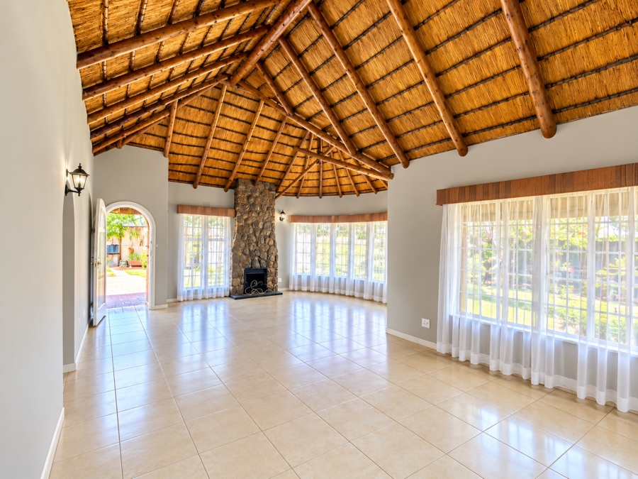 To Let 3 Bedroom Property for Rent in Croydon Gauteng