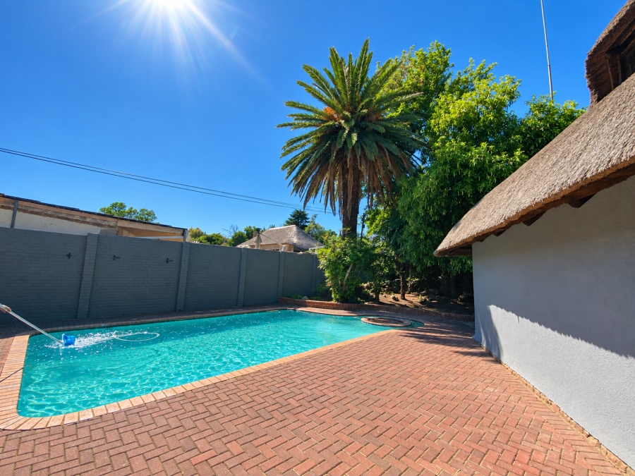 To Let 3 Bedroom Property for Rent in Croydon Gauteng
