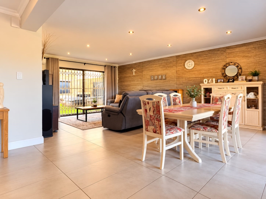 3 Bedroom Property for Sale in Roodekrans Gauteng