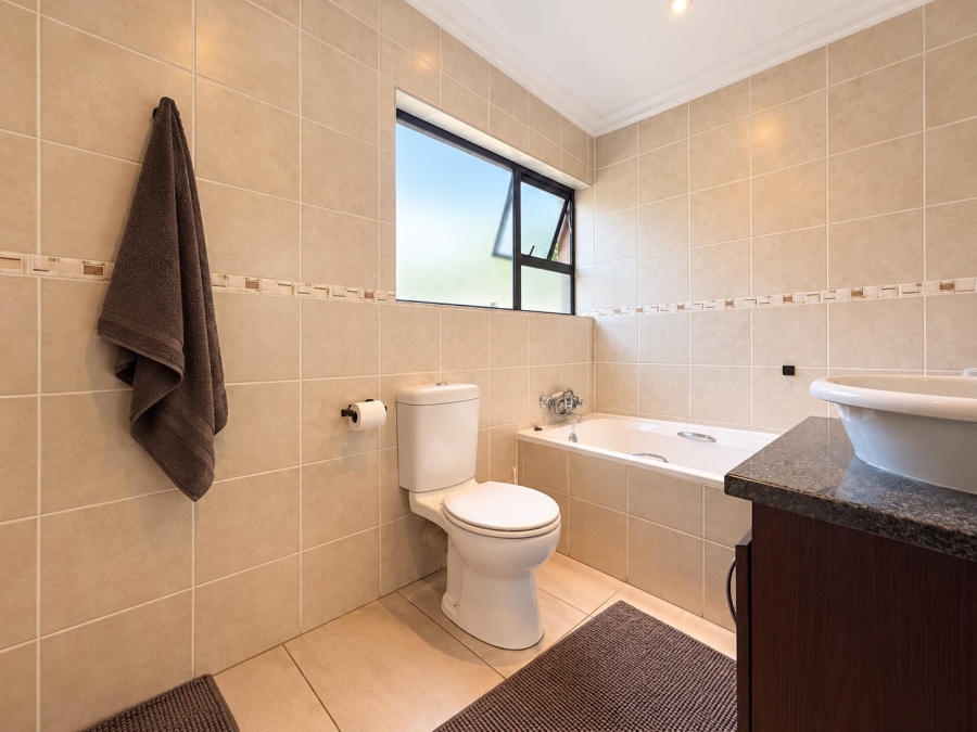 3 Bedroom Property for Sale in Roodekrans Gauteng