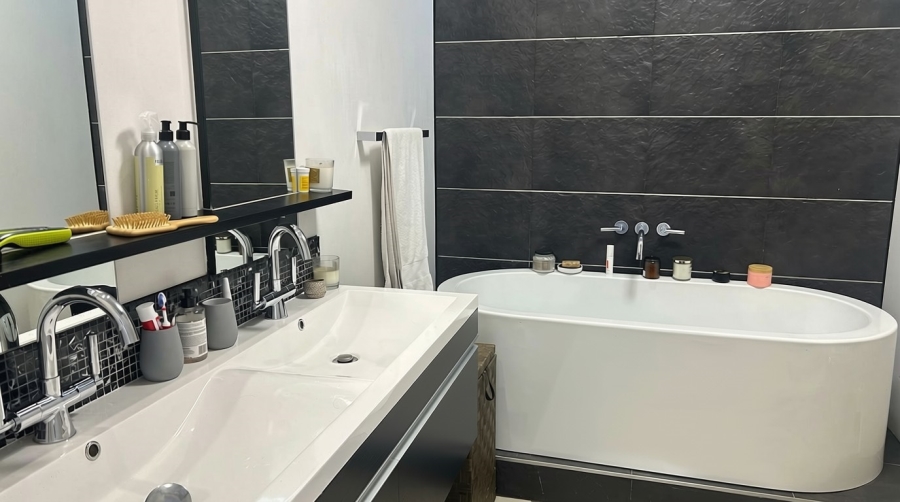2 Bedroom Property for Sale in Morningside Gauteng