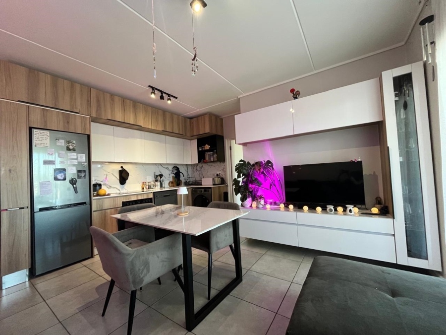 1 Bedroom Property for Sale in Waterfall Gauteng