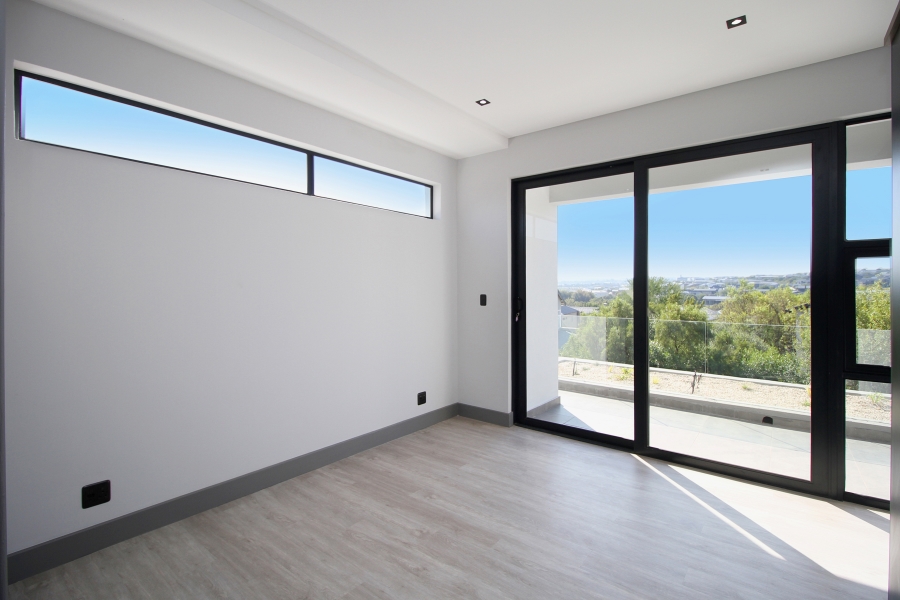 5 Bedroom Property for Sale in Waterfall Country Estate Gauteng
