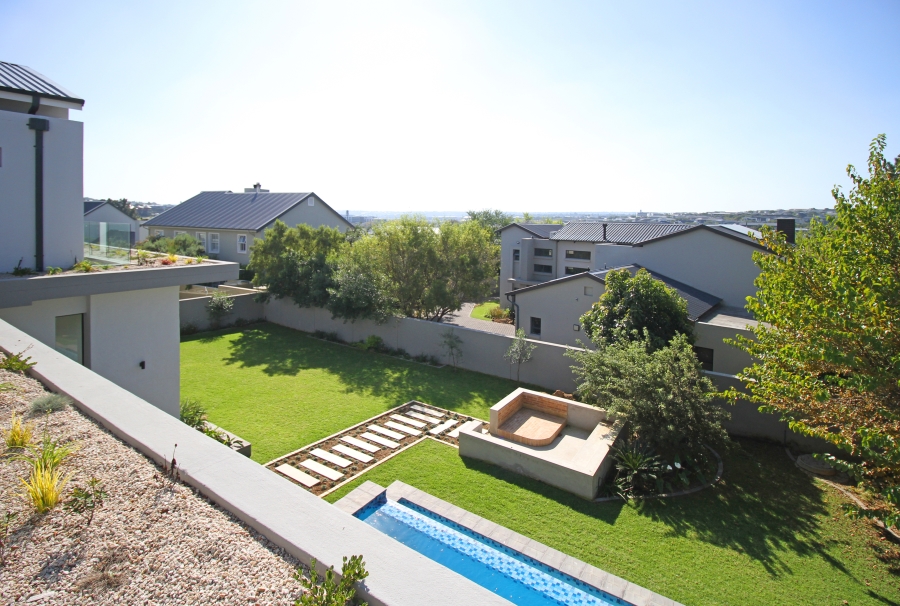 5 Bedroom Property for Sale in Waterfall Country Estate Gauteng