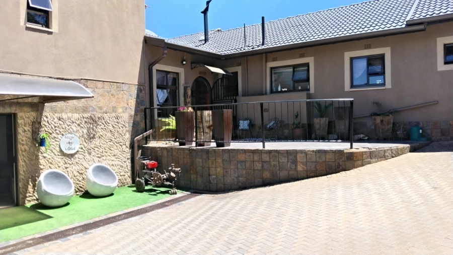 4 Bedroom Property for Sale in Kenmare Gauteng