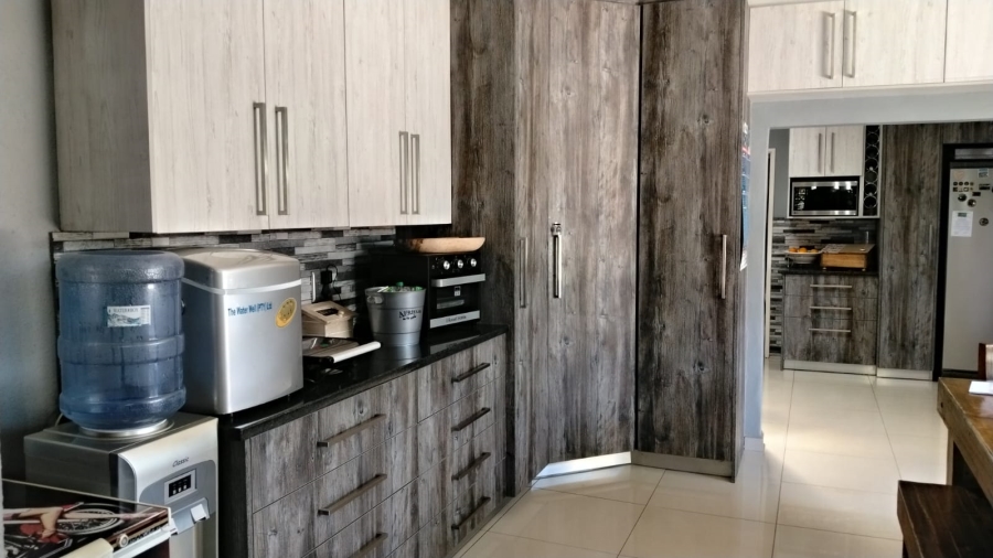 4 Bedroom Property for Sale in Kenmare Gauteng