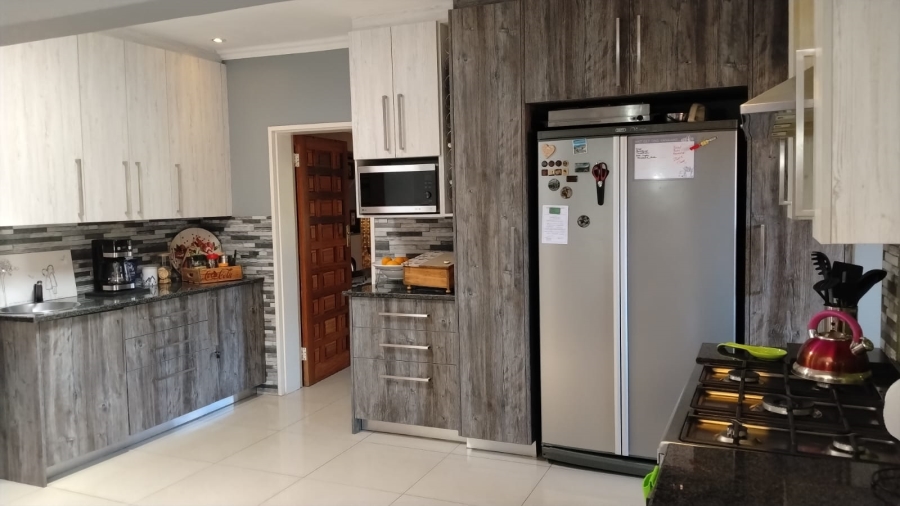 4 Bedroom Property for Sale in Kenmare Gauteng