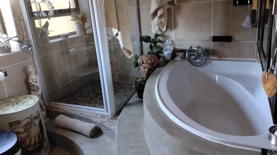 4 Bedroom Property for Sale in Kenmare Gauteng