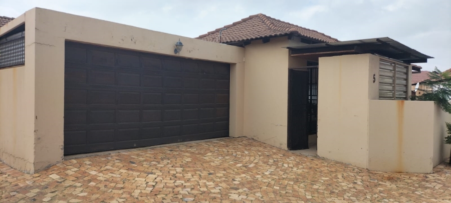 3 Bedroom Property for Sale in Greenhills Gauteng