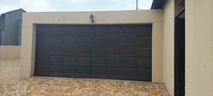 3 Bedroom Property for Sale in Greenhills Gauteng