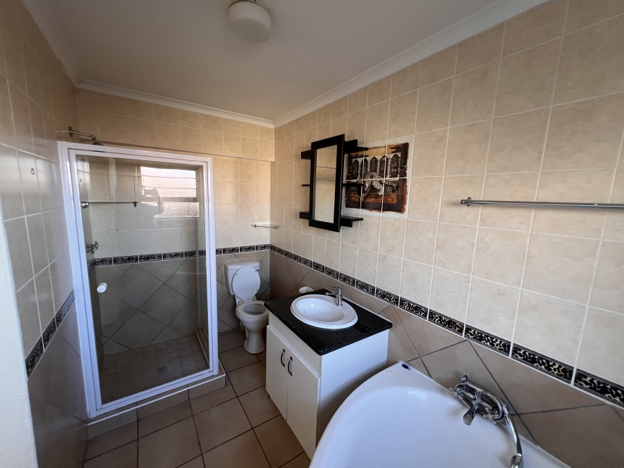 To Let 3 Bedroom Property for Rent in Meyersdal Gauteng