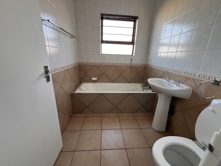 To Let 3 Bedroom Property for Rent in Meyersdal Gauteng