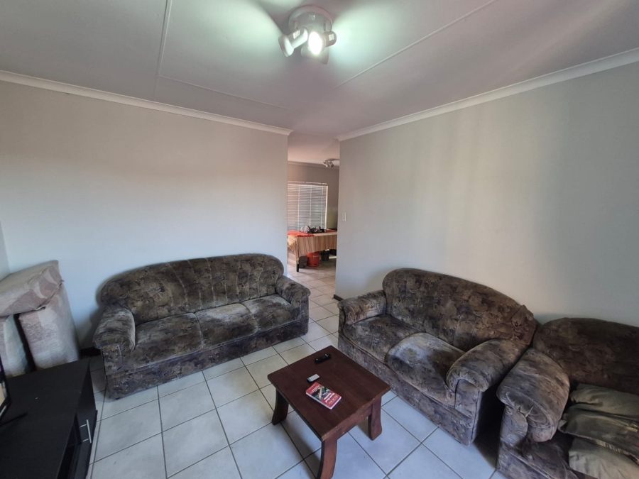 2 Bedroom Property for Sale in Faerie Glen Gauteng