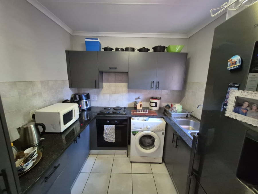 2 Bedroom Property for Sale in Faerie Glen Gauteng