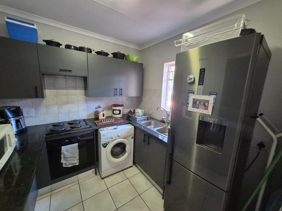 2 Bedroom Property for Sale in Faerie Glen Gauteng